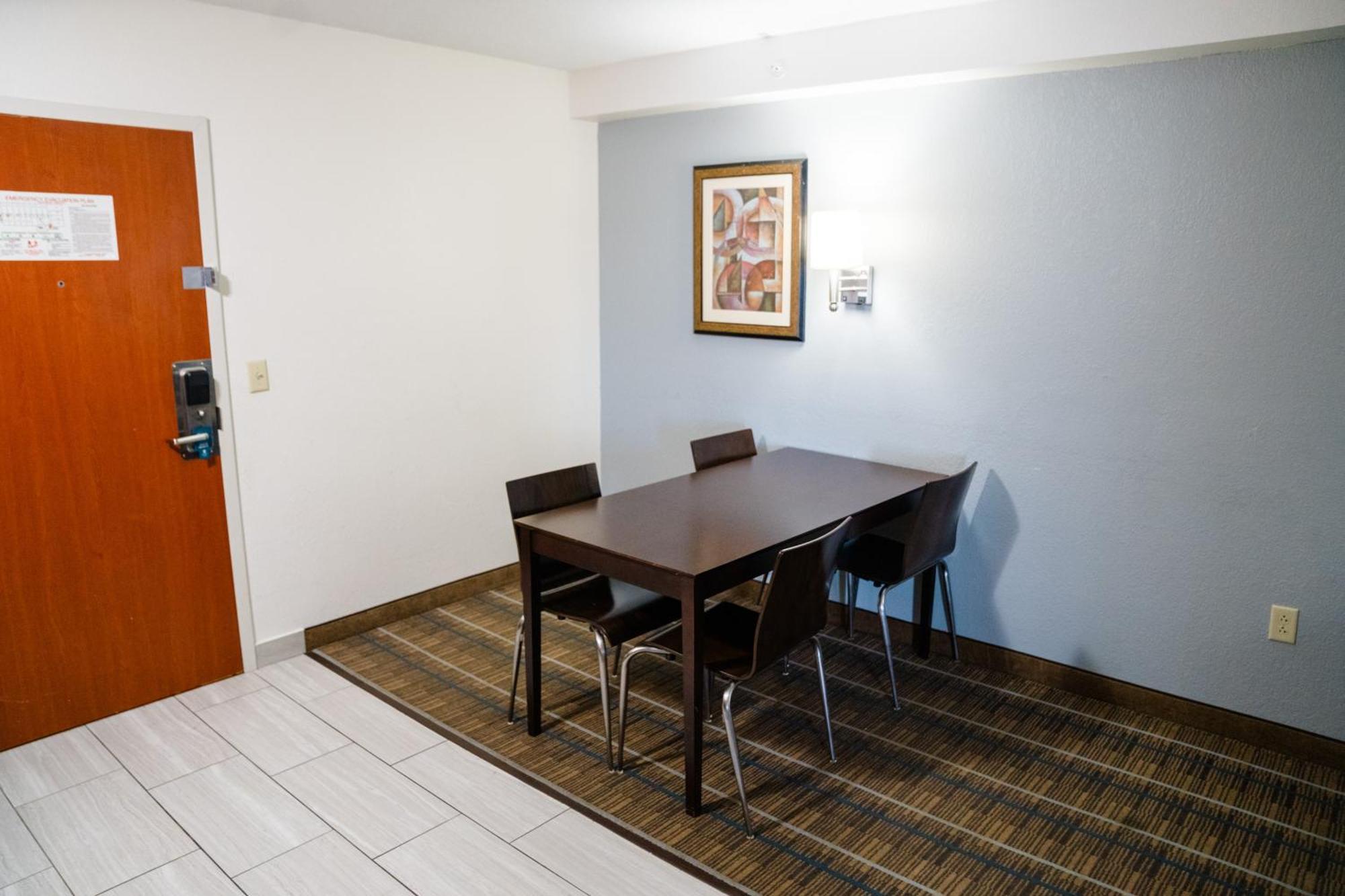 Mainstay Suites Knoxville North I-75 Экстерьер фото
