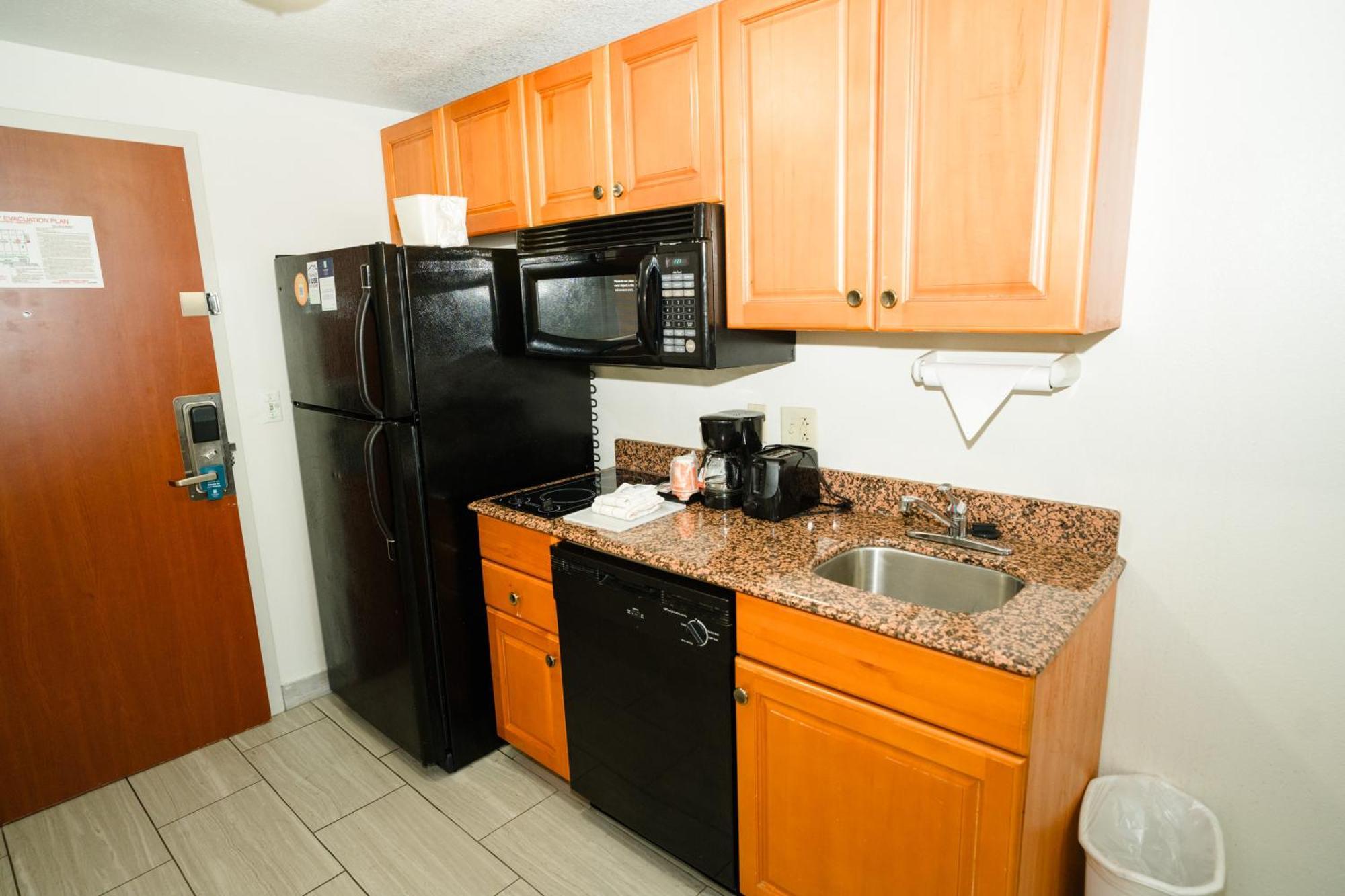 Mainstay Suites Knoxville North I-75 Экстерьер фото